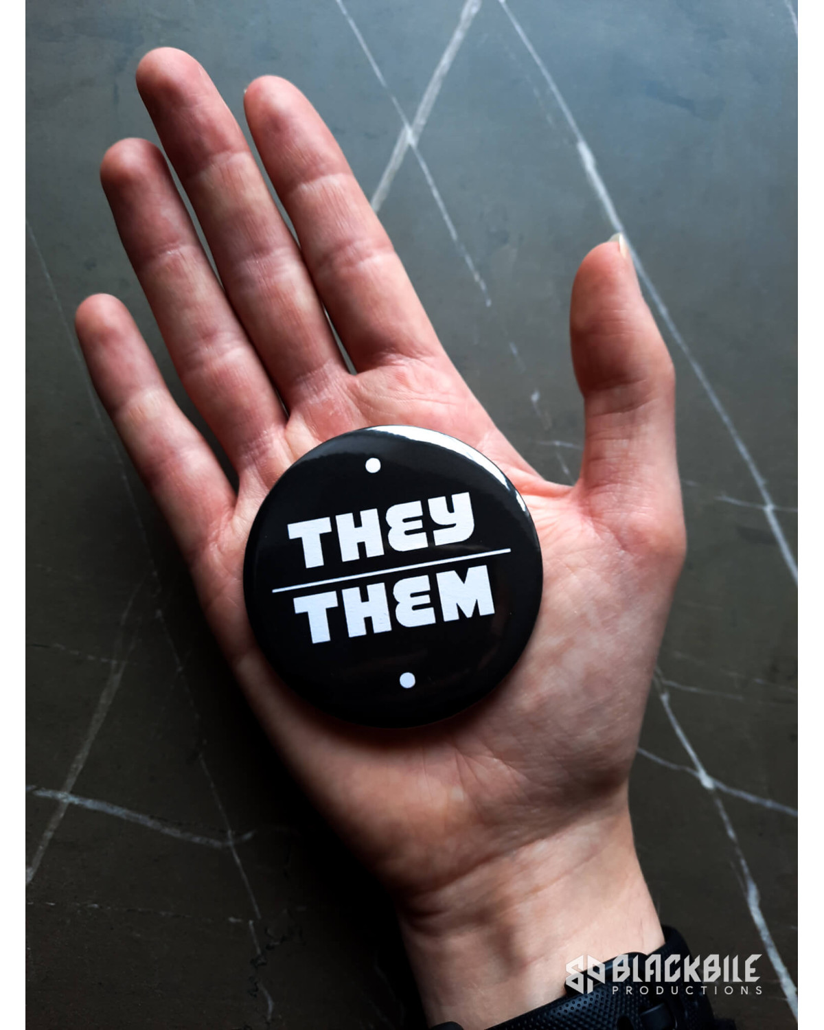 Big button badge They Them pronouns