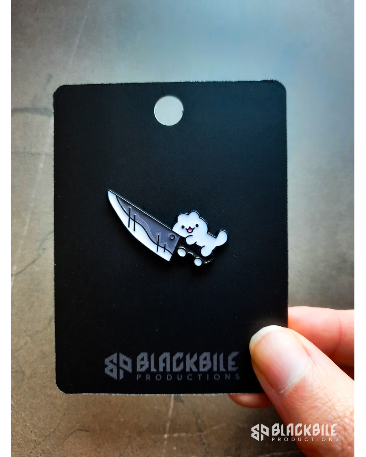 Enamel pin cat with knife